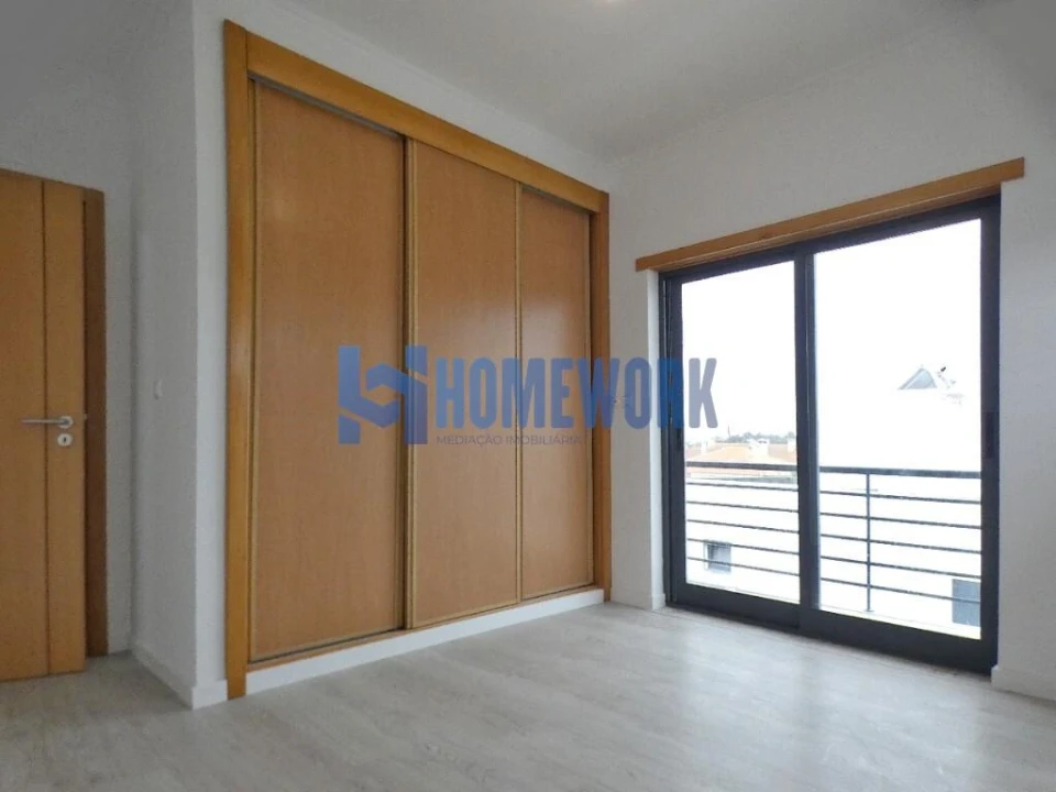 Moradia T5 para Venda em Almada, Cova da Piedade, Pragal e Cacilhas Foto 37