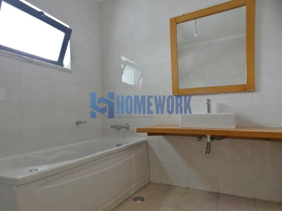 Moradia T5 para Venda em Almada, Cova da Piedade, Pragal e Cacilhas Foto 35