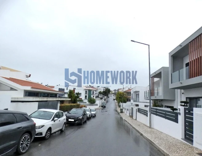 Moradia T5 para Venda em Almada, Cova da Piedade, Pragal e Cacilhas Foto 44