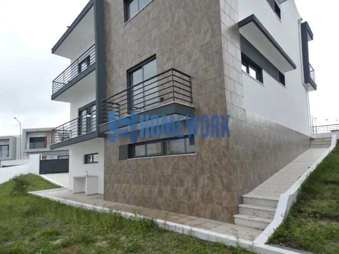 Moradia T5 para Venda em Almada, Cova da Piedade, Pragal e Cacilhas Foto 7