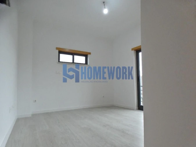 Moradia T5 para Venda em Almada, Cova da Piedade, Pragal e Cacilhas Foto 40