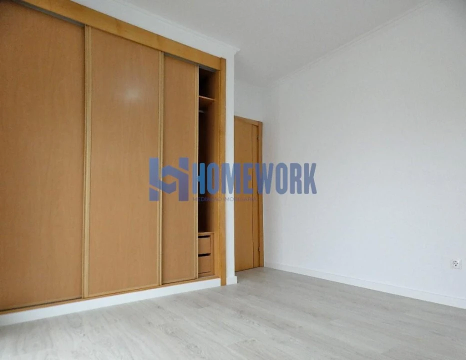 Moradia T5 para Venda em Almada, Cova da Piedade, Pragal e Cacilhas Foto 43