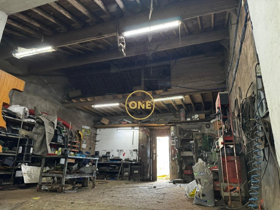 Garagem para Venda em Lomba de São Pedro Foto 3