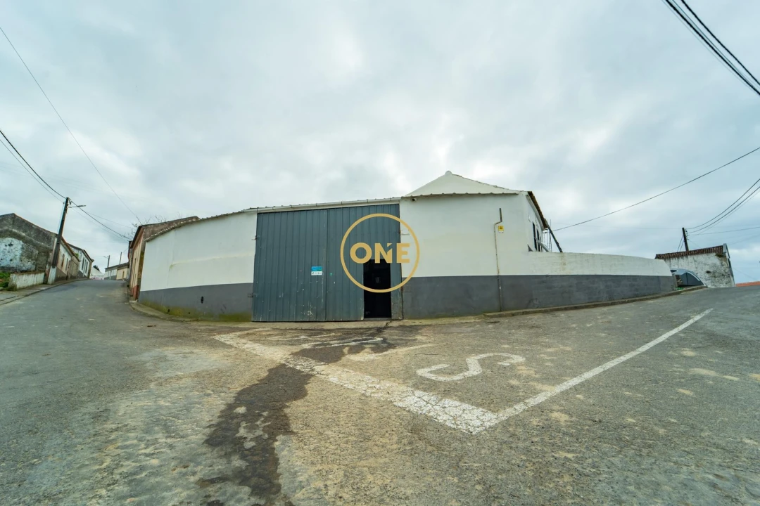 Garagem para Venda em Lomba de São Pedro Foto 1