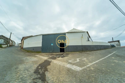 Garagem para Venda em Lomba de São Pedro