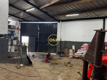 Garagem para Venda em Lomba de São Pedro