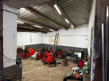 Garagem para Venda em Lomba de São Pedro