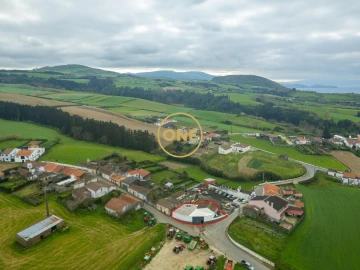 Garagem para Venda em Lomba de São Pedro