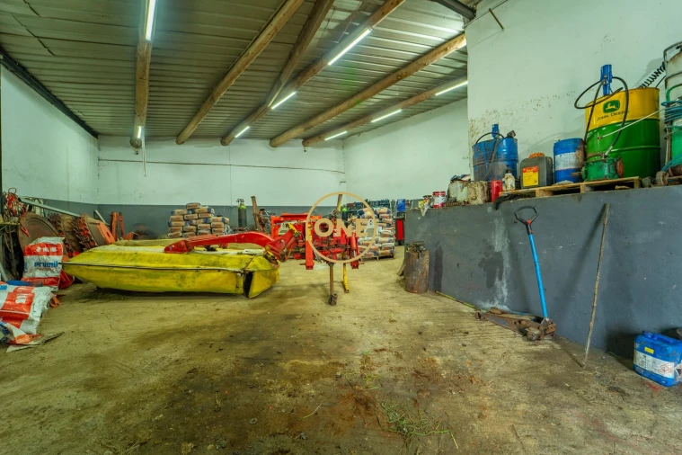 Garagem para Venda em Lomba de São Pedro Foto 13