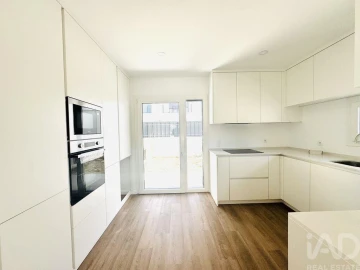 Apartamento para Venda em Fernao Ferro