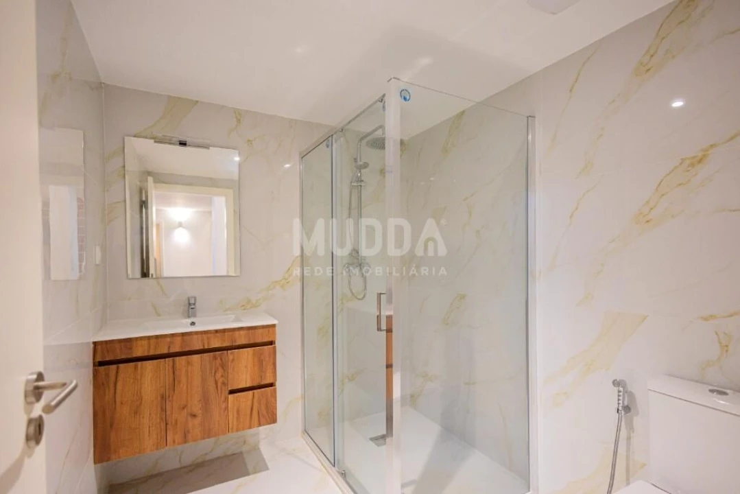 Apartamento T2 para Venda em Argoncilhe Foto 10