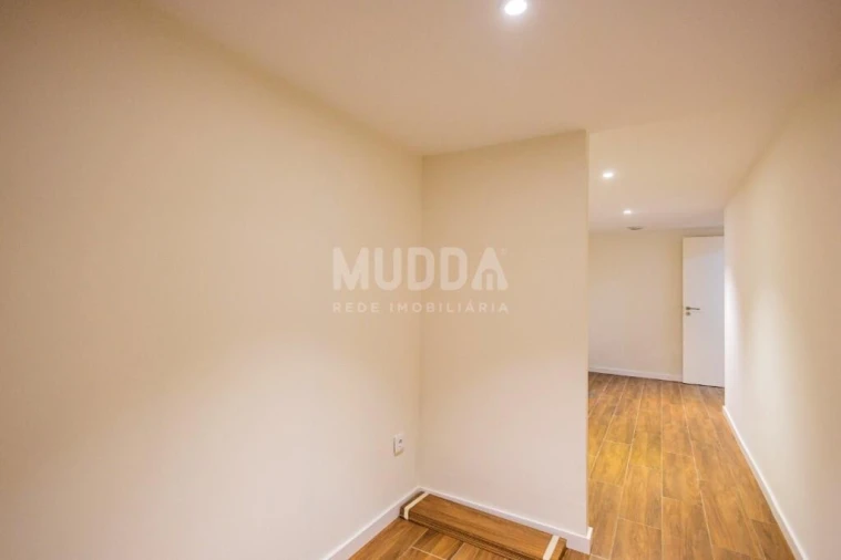 Apartamento T2 para Venda em Argoncilhe Foto 12