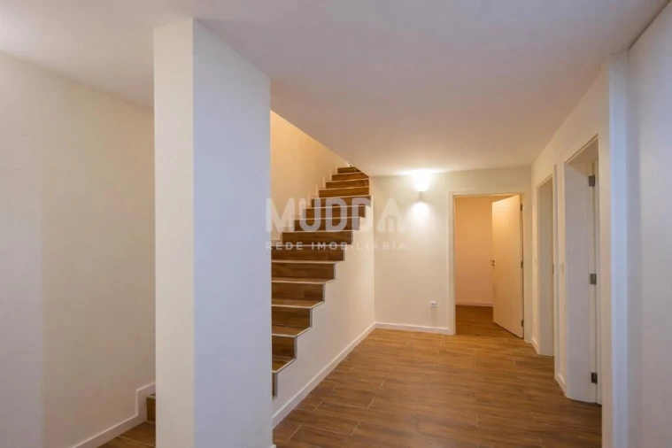 Apartamento T2 para Venda em Argoncilhe Foto 5