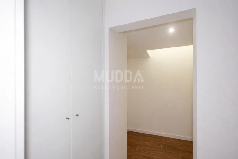 Apartamento T2 para Venda em Argoncilhe Foto 6