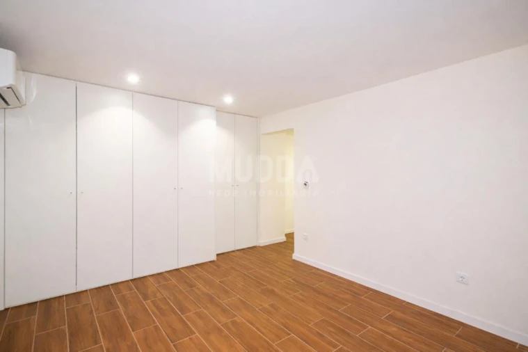 Apartamento T2 para Venda em Argoncilhe Foto 5