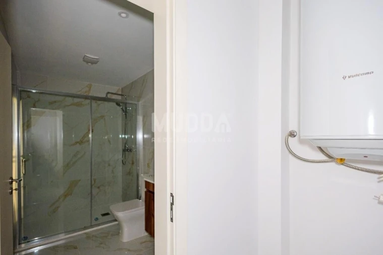 Apartamento T2 para Venda em Argoncilhe Foto 12