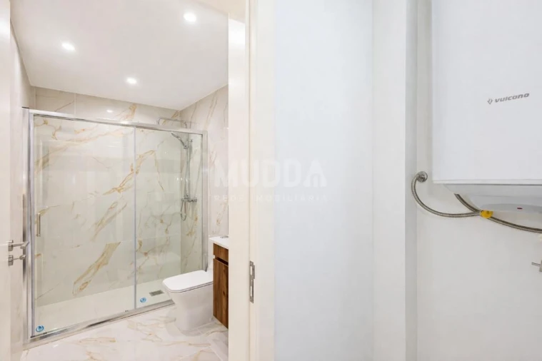 Apartamento T2 para Venda em Argoncilhe Foto 2