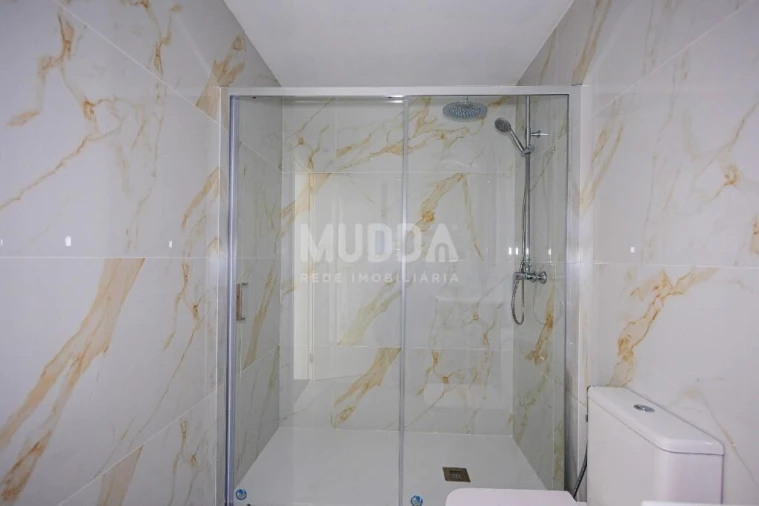 Apartamento T2 para Venda em Argoncilhe Foto 10