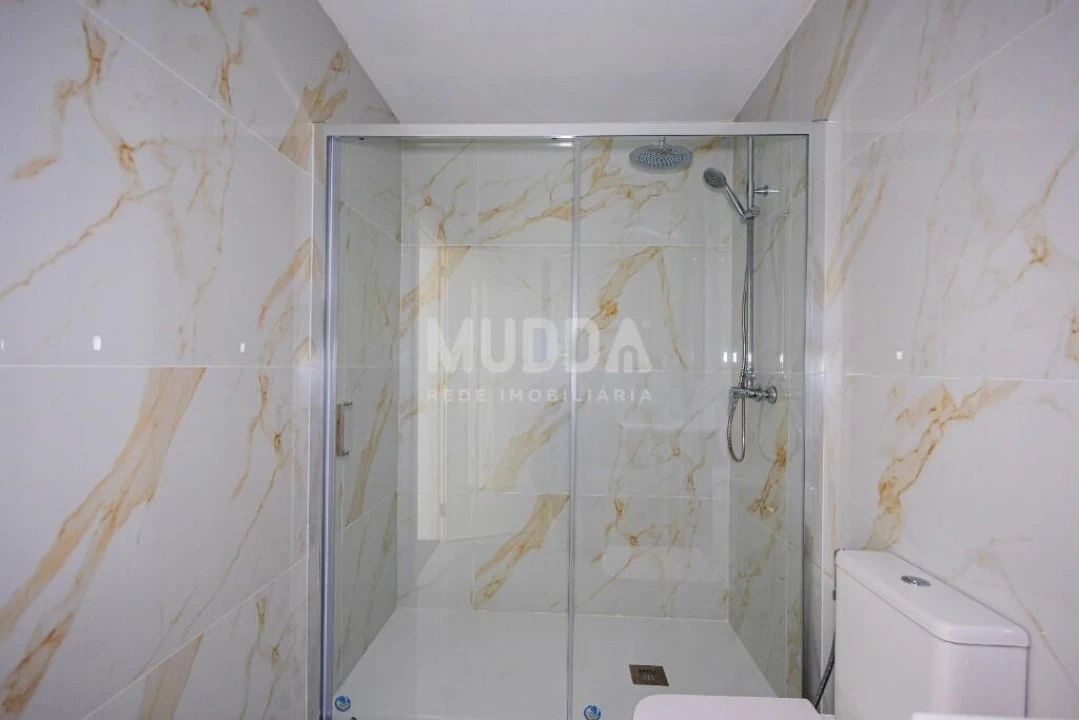 Apartamento T2 para Venda em Argoncilhe Foto 10