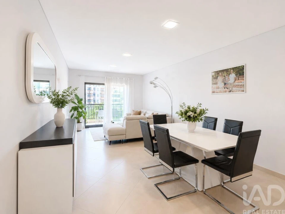 Apartamento T3 para Venda em Quarteira Foto 2
