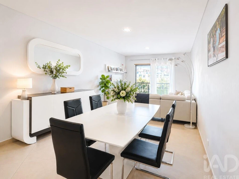 Apartamento T3 para Venda em Quarteira Foto 3