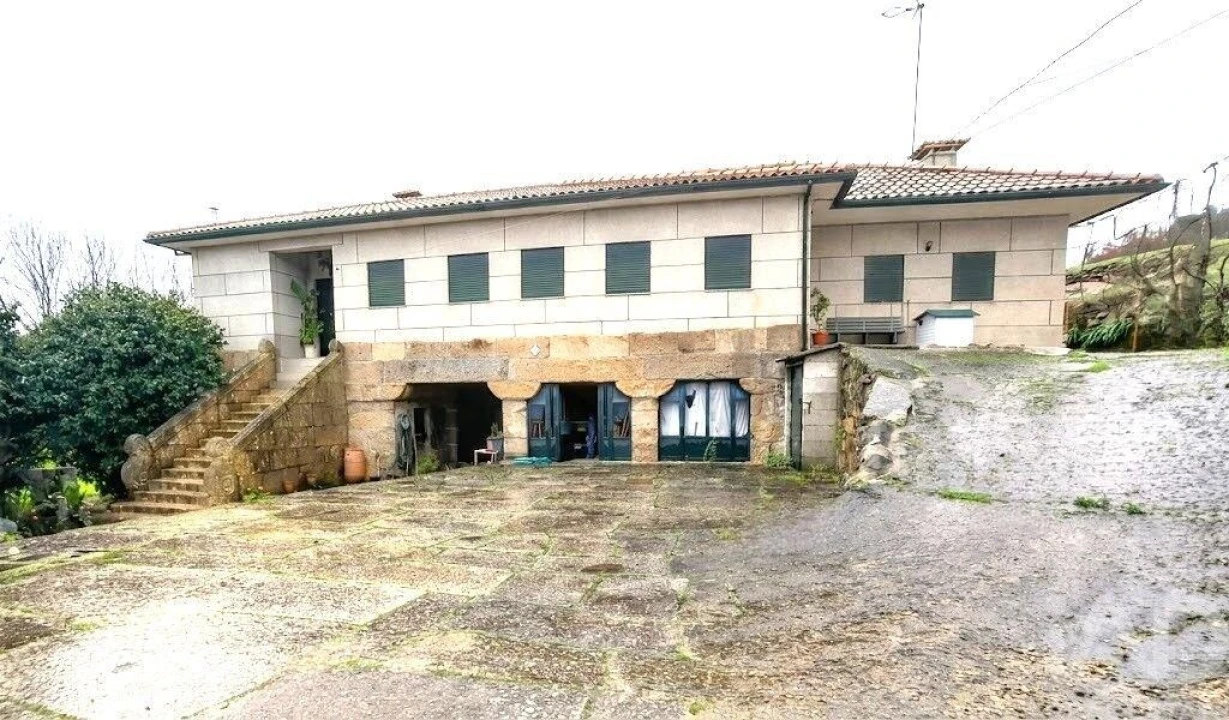 Quinta T4 para Venda em Fafe Foto 1