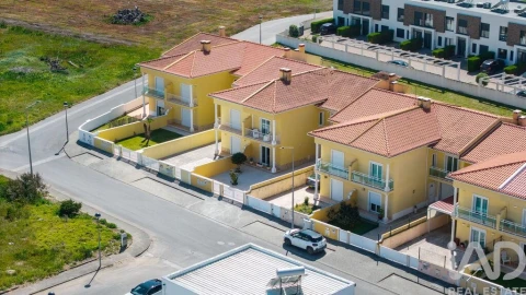 Moradia T4 para Venda em A dos Cunhados e Maceira