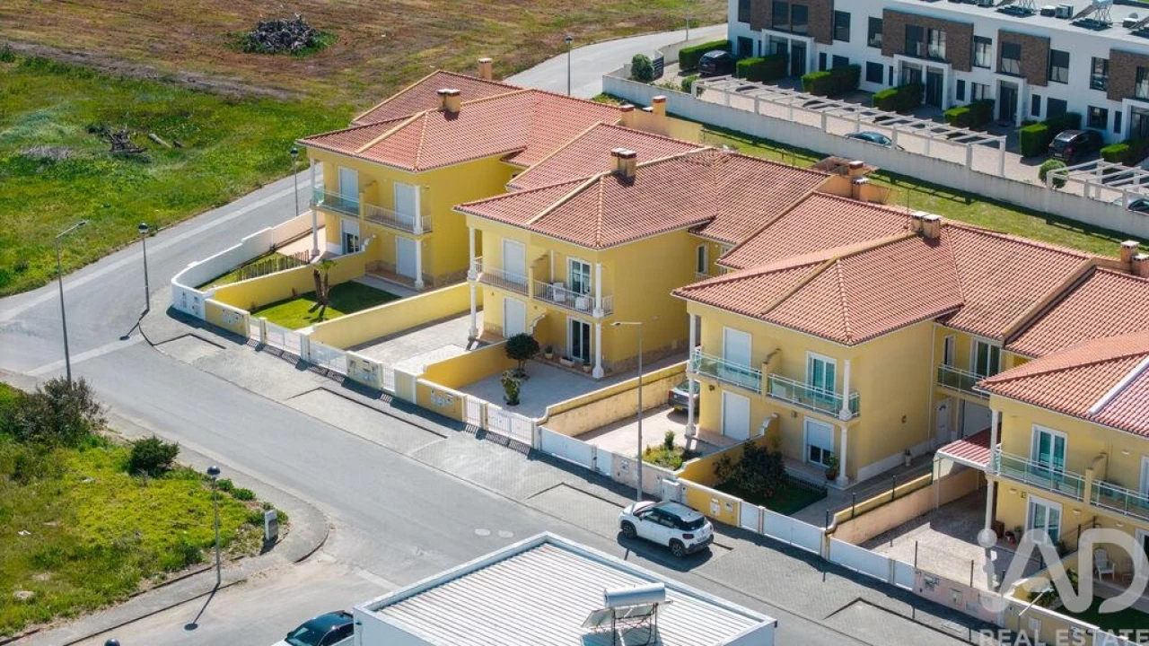 Moradia T4 para Venda em A dos Cunhados e Maceira Foto 3