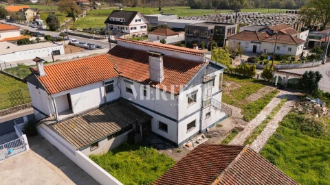 Moradia T5 para Venda em Balugães