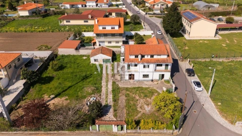 Moradia T5 para Venda em Balugães