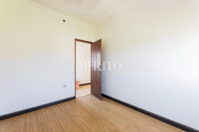 Moradia T5 para Venda em Balugães