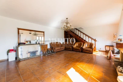 Moradia T5 para Venda em Balugães