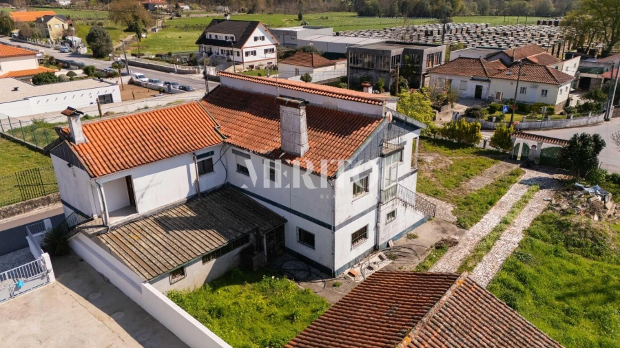 Moradia T5 para Venda em Balugães Foto 4