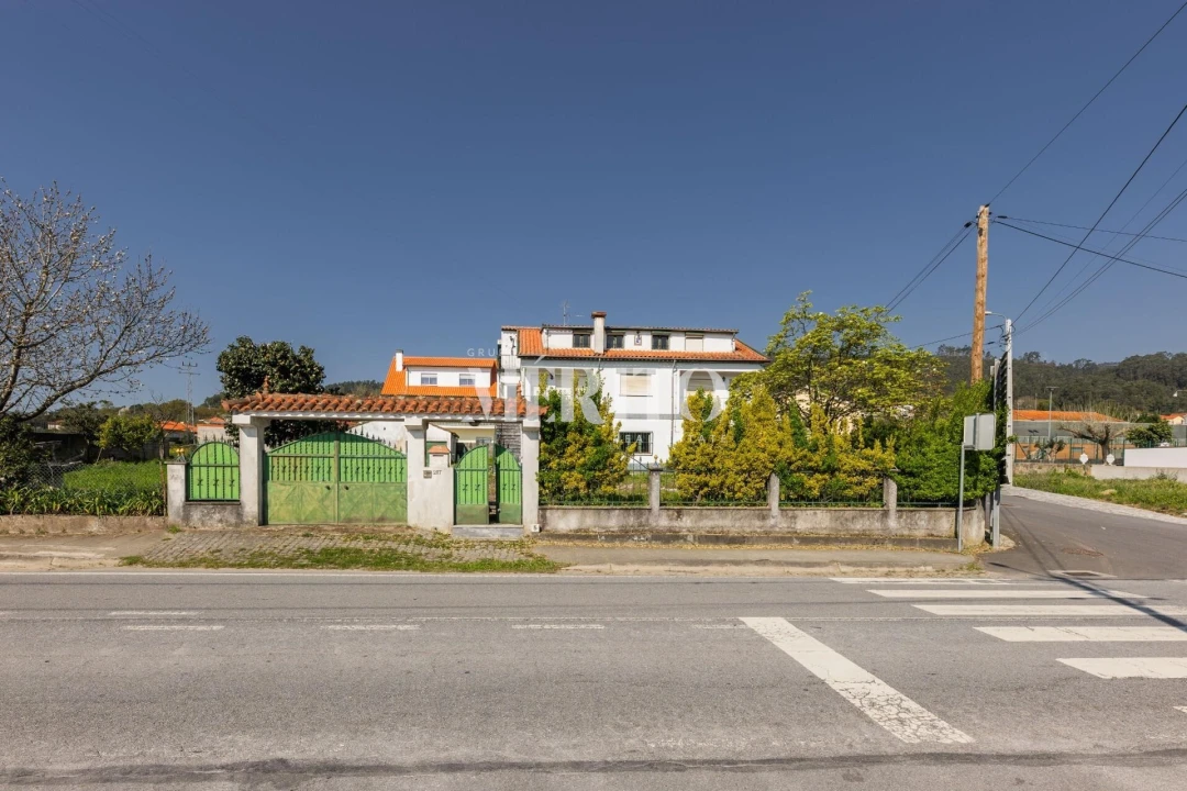 Moradia T5 para Venda em Balugães Foto 19