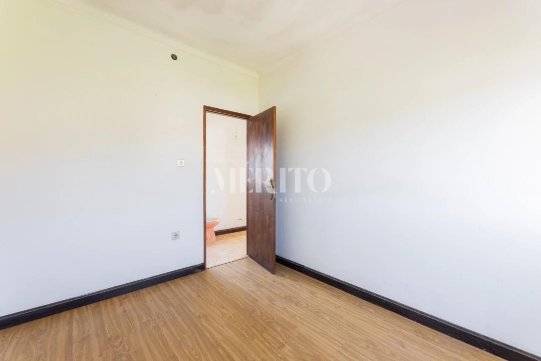 Moradia T5 para Venda em Balugães Foto 7