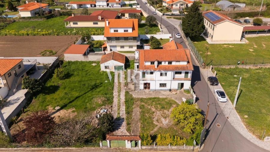 Moradia T5 para Venda em Balugães