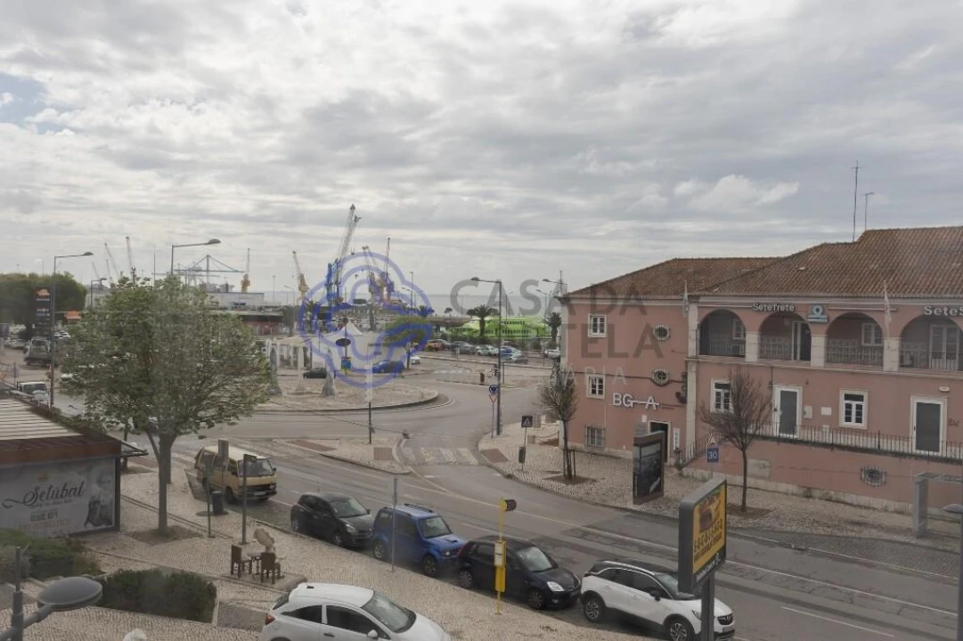 Prédio para Venda em União das Freguesias de Setúbal Foto 44