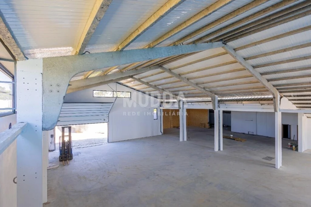 Armazém para Venda em Escapães Foto 10