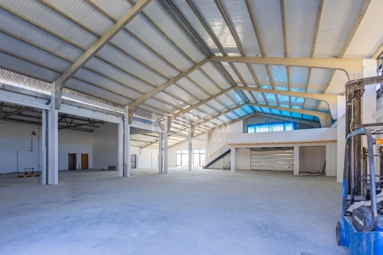 Armazém para Venda em Escapães Foto 4