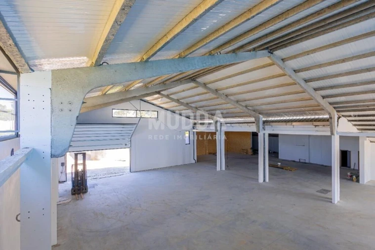 Armazém para Venda em Escapães Foto 10