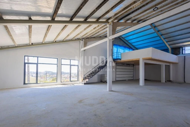 Armazém para Venda em Escapães Foto 5