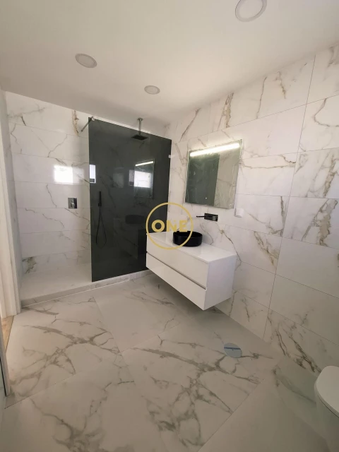 Moradia T5 para Venda em Ponte do Rol