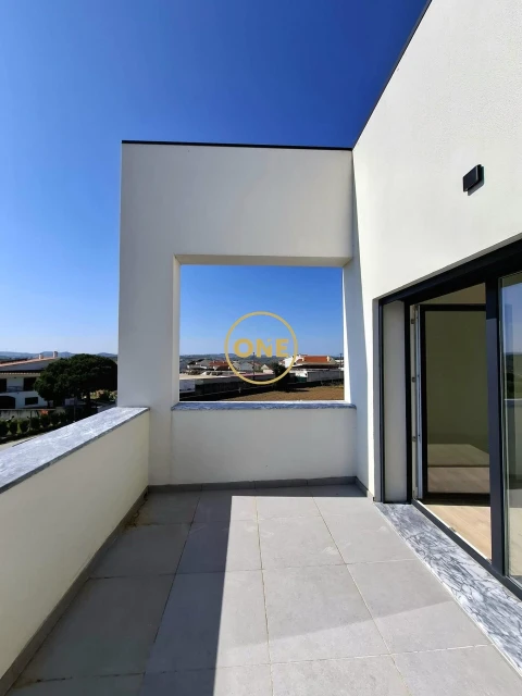 Moradia T5 para Venda em Ponte do Rol