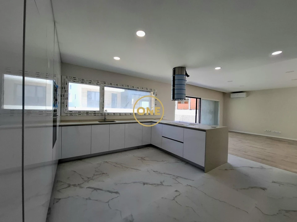 Moradia T5 para Venda em Ponte do Rol Foto 13