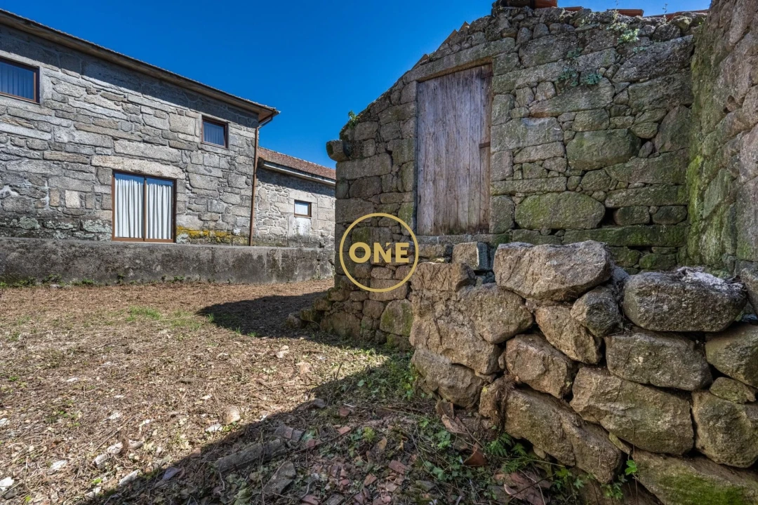 Moradia T5 para Venda em Requião Foto 19