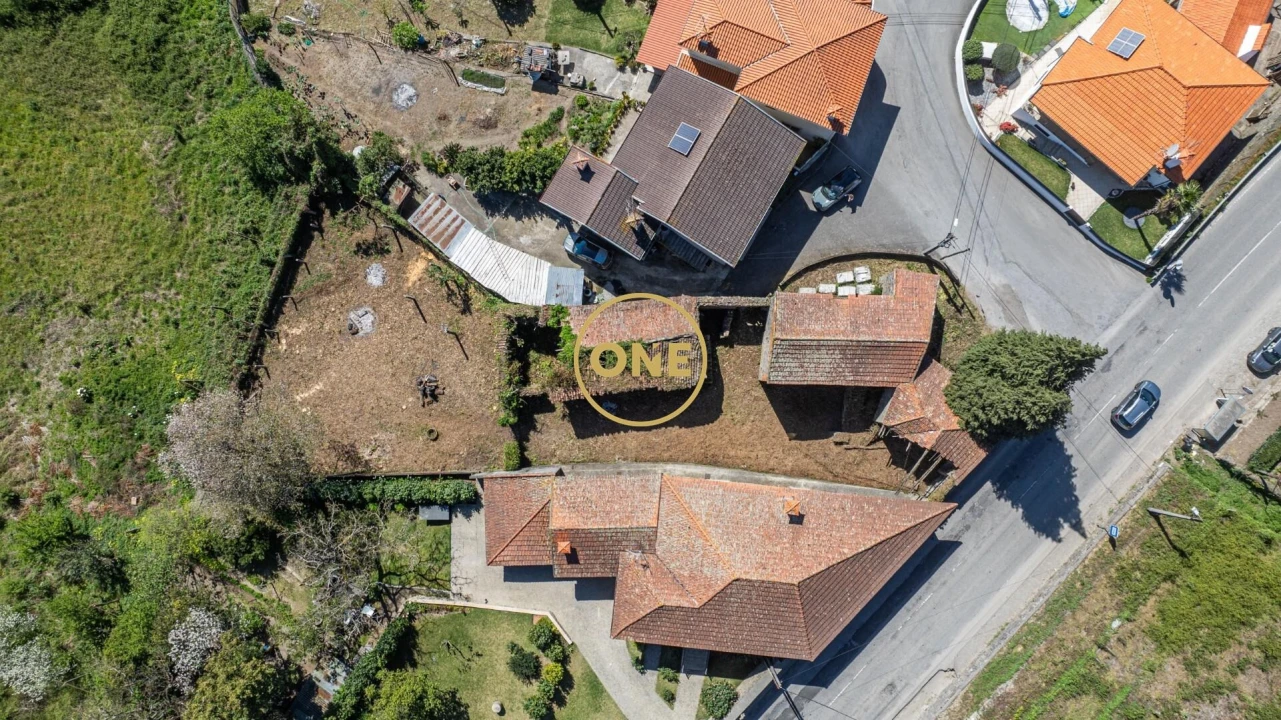 Moradia T5 para Venda em Requião Foto 3