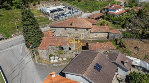 Moradia T5 para Venda em Requião