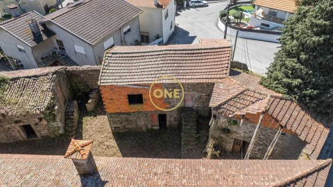 Moradia T5 para Venda em Requião