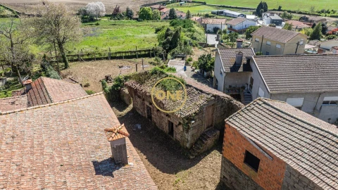 Moradia T5 para Venda em Requião