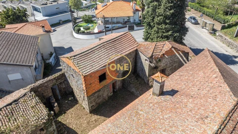 Moradia T5 para Venda em Requião